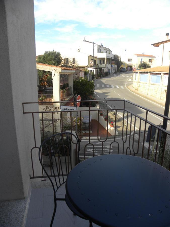 Petra Magica Apartment San Pantaleo Exterior photo